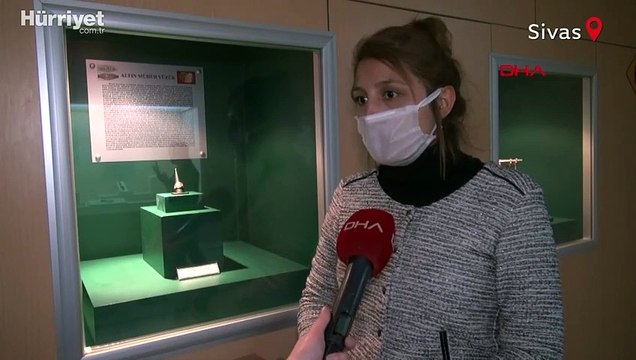 Hitit dönemine ait altın mühür yüzük ziyaretçilerin ilgisini çekiyor