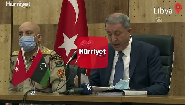 Milli Savunma Bakanı Akar, Libya'daki Mehmetçik ile bir araya geldi