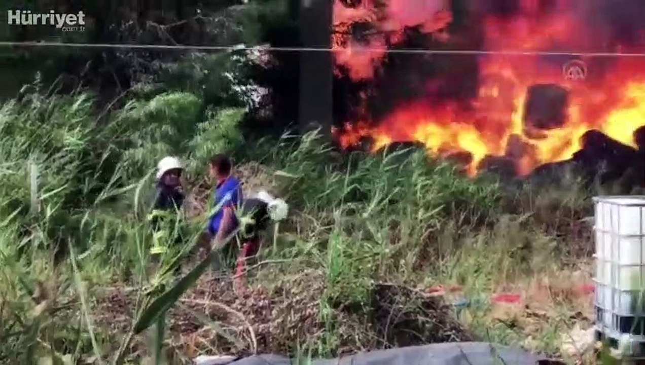 Geri dönüşüm tesisinin bahçesinde yangın çıktı