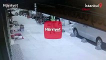 Bağcılar'da yeşil yelek giyerek 5 kilo altın çaldı! İşte o anlar...