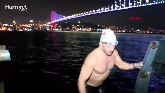 Yeni yıla boğazda yüzerek girdiler