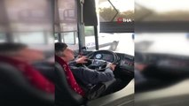 Son dakika haber! Fatih'te otobüs sürücüsü tartıştığı yolcuyu darp etti...O anlar cep telefonu kamerasında