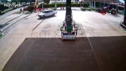 Acemi driftçi kapı açılınca araçtan dışarı uçtu