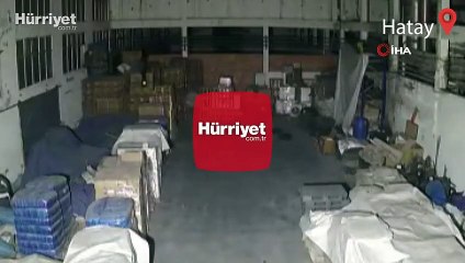 Kızılay Lojistik Merkezi’nden hırsızlık yapan şahıslar kameraya yansıdı