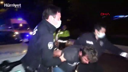 Kısıtlamada duvara çarpan kamyonetin sürücüsü polise zor anlar yaşattı