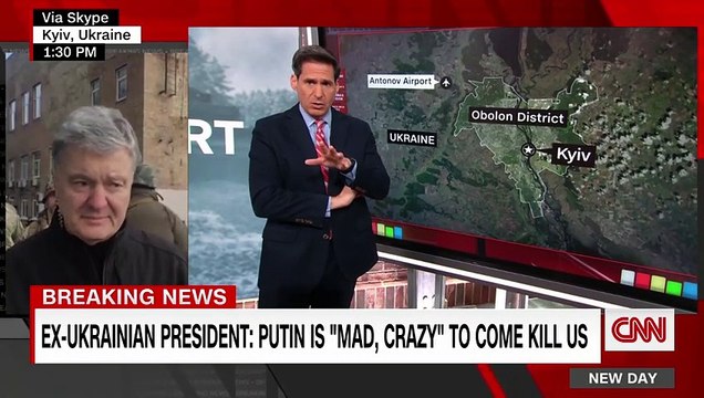 Eski Cumhurbaşkanı kalaşnikofla CNN International yayınına çıktı