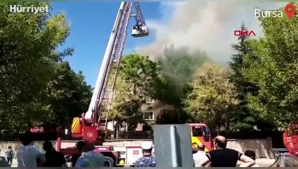 Bursa'da apartmanda çıkan yangını film gibi izlediler