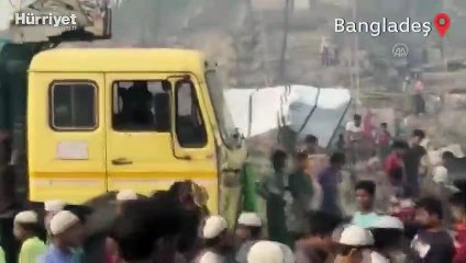 Arakanlı Müslümanların kampında çıkan yangından 55 binden fazla göçmen etkilendi