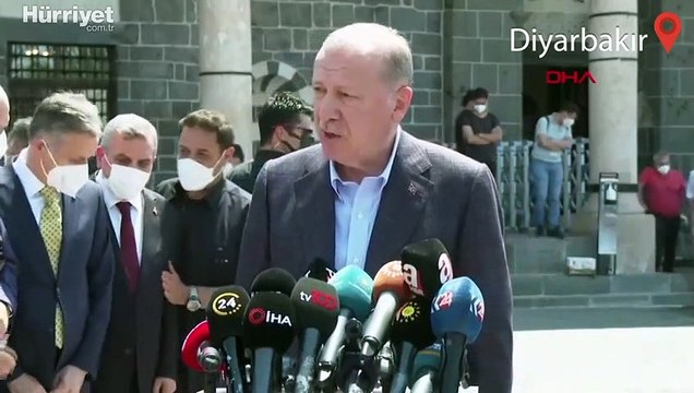 Cumhurbaşkanı Erdoğan, Diyarbakır'da cuma namazı sonrası gazetecilerin sorularını yanıtladı