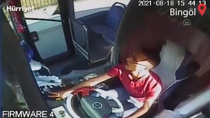 Otobüs şoförü, dili boğazına kaçan çocuğu hastaneye yetiştirdi