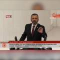 CHP’li Erbay’dan sansür yasası protestosu! Meclis’te telefonunu çekiçle kırdı