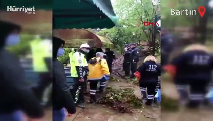 Köprüden ırmağa atlayan genç kız son anda kurtarıldı