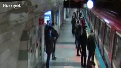 Metrodaki bıçaklı saldırgandan yeni görüntüler