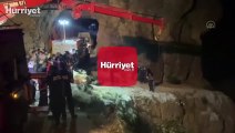 Adana'da özçekim yaparken uçurumdan düşen 2 kişiden 1'i öldü
