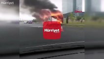 Esenyurt TEM'de kamyonet alev alev yandı