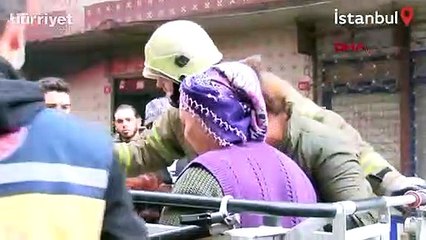 Bağcılar'da binada çıkan yangında mahsur kalan 8 kişi kurtarıldı