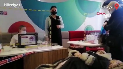 İşlem için bankaya sedye ile getirildi. Rusya'da ilginç olay...