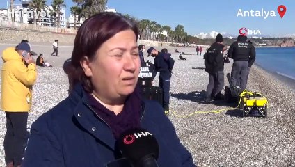 Kayıp oğlunun arama çalışmalarını gözyaşları içinde takip etti