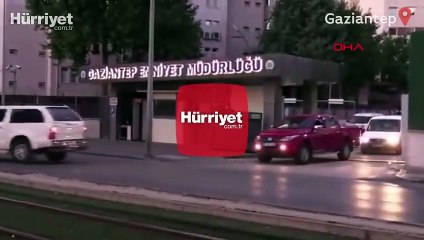 Gaziantep'te gömülü valizde silah ve bomba yapımında kullanılan kapsül ele geçirildi