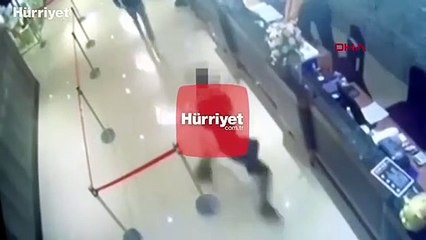 Görüntüler Tayvan'dan... Restorana hamam böcekli saldırı kamerada