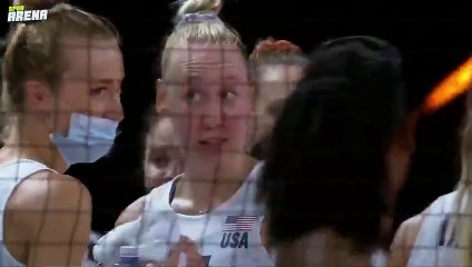 Millilerimizi servis atacağı esnada salonda Müslüm Gürses'in ‘Kaç Kadeh Kırıldı’ şarkısı çaldı.