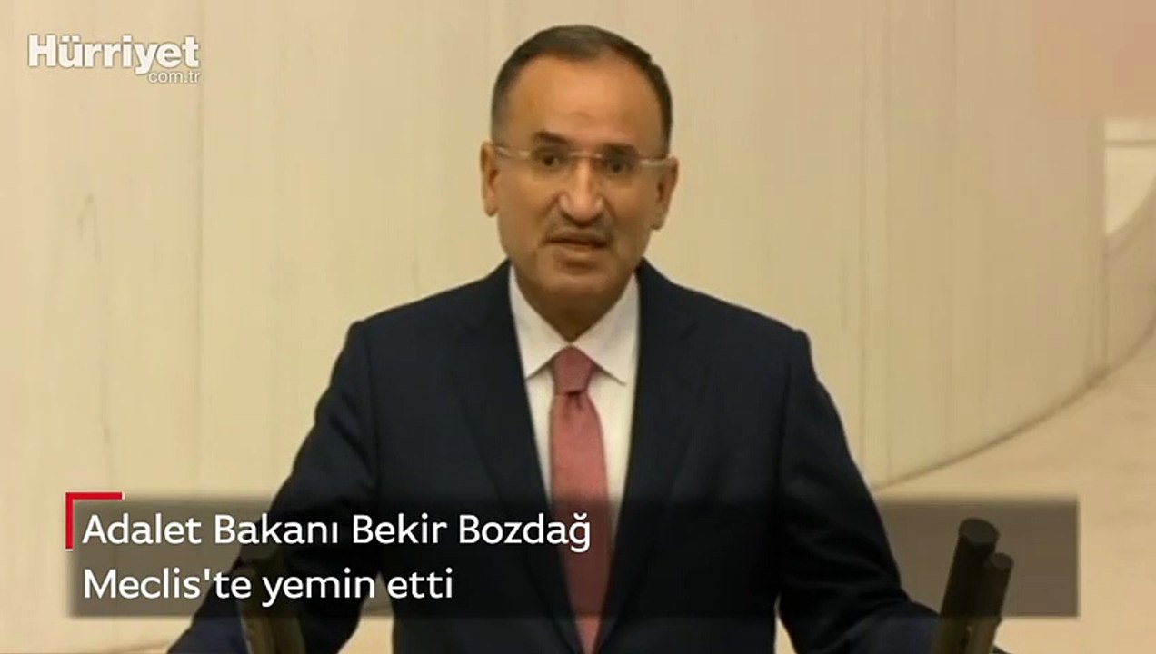 Adalet Bakanı Bekir Bozdağ Meclis'te yemin etti