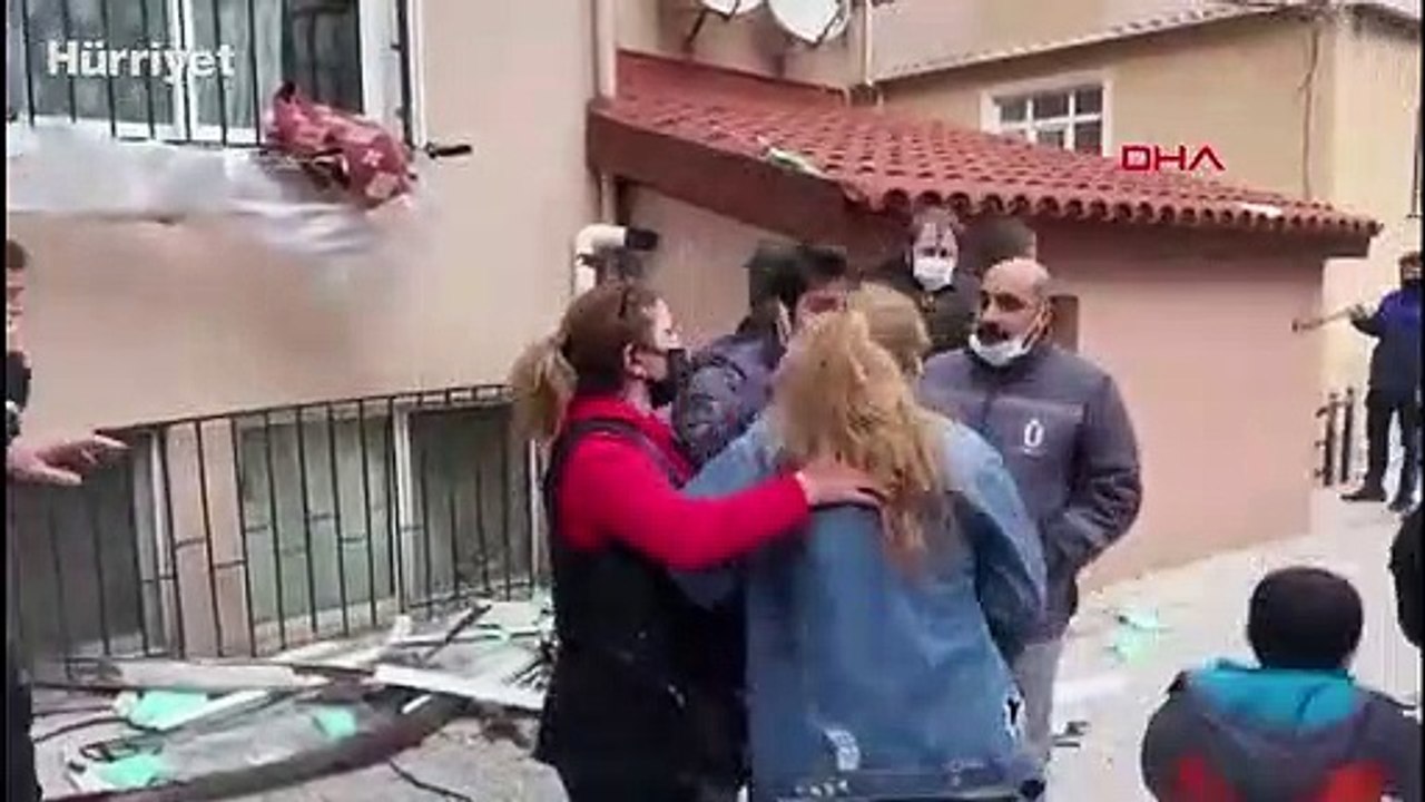 Üsküdar'da binada patlama meydana geldi