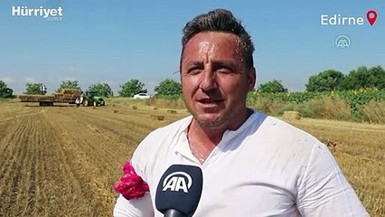 Okul müdürü, öğrencilerine destek için balya işçisi velilerle çalıştı