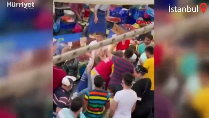 Beyoğlu'nda pazar yerinde saç saça baş başa kavga