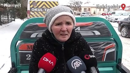 Hurda topladığı motosikleti çalınınca ağlayan  kadın, Bakan Kurum'un hediyesine sevindi