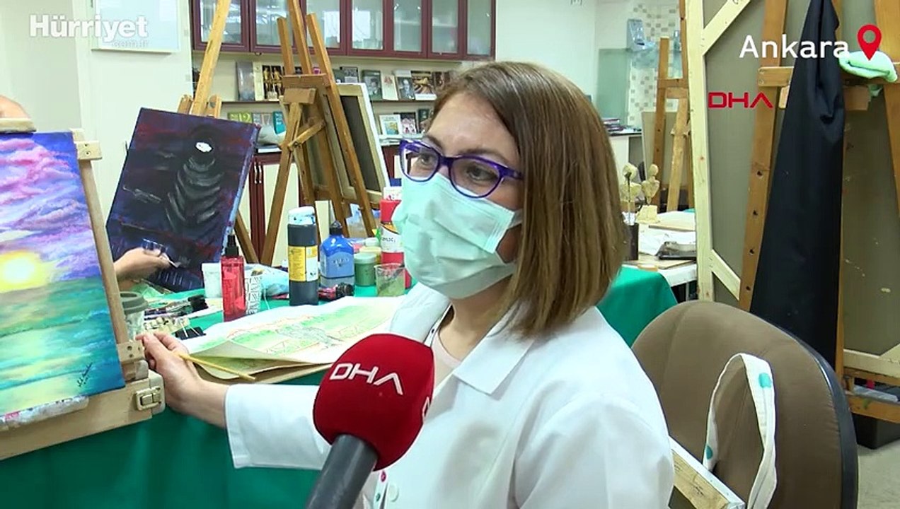 Sağlık çalışanları, resim yaparak koronavirüs stresinden uzaklaşıyor