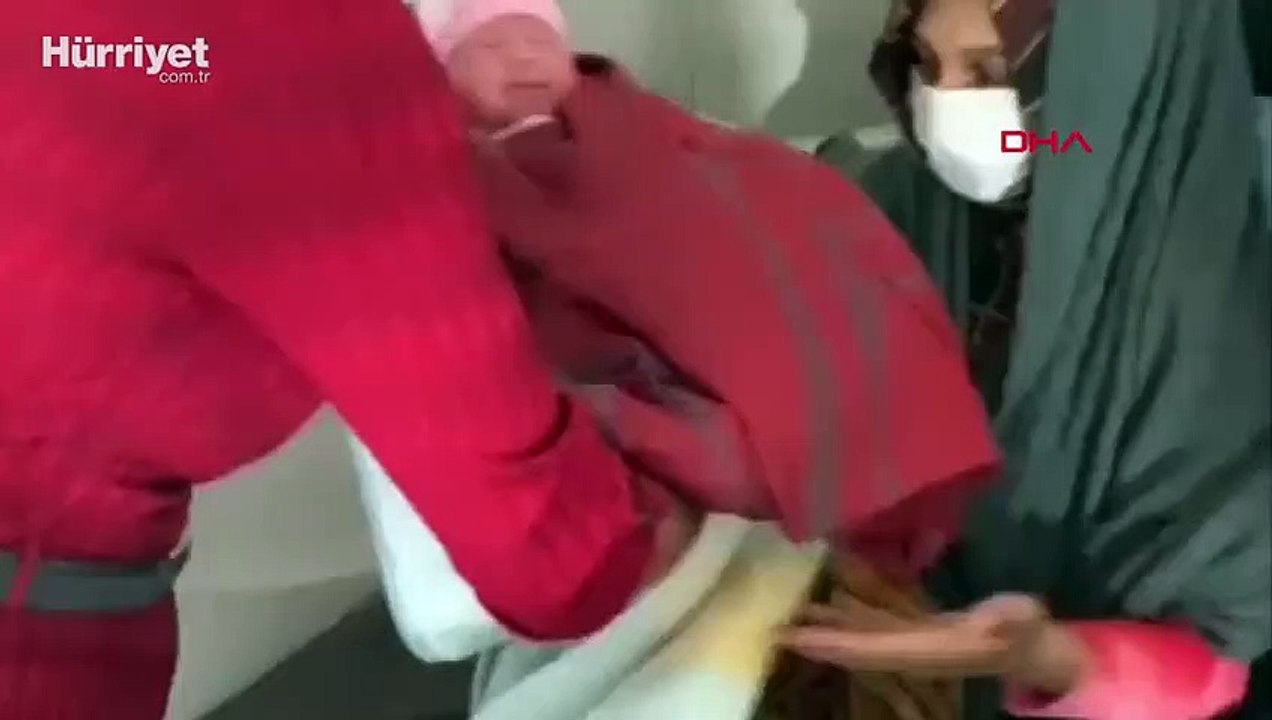 Tahliye uçuşunda Havva bebek dünyaya geldi