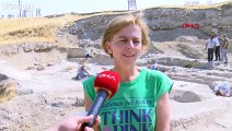 Arslantepe Höyüğü'nde bin yıllık mezarlar, 5 bin 500 yıllık ev kalıntıları bulundu