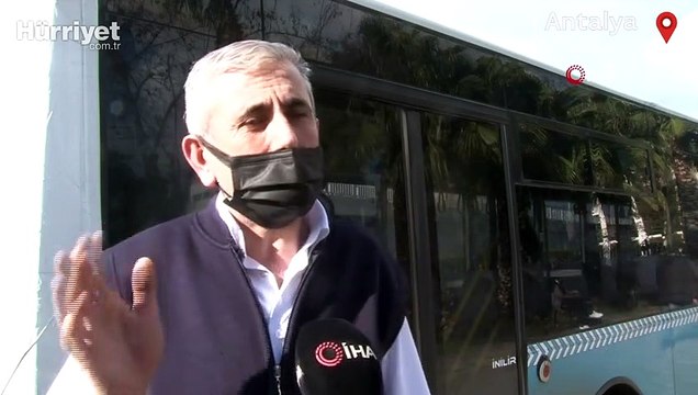 Halk otobüsü şoförünü tekme ve yumruklarla dövdüler