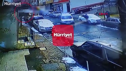 Şişli'de balkon çöktü  o anlar kamerada