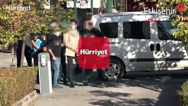 Kavgayı ayırmaya çalışan arkadaşını kazara başından vurup öldürdü