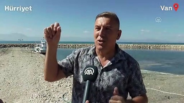 Van Gölü'ndeki çekilme ciddi boyutlara ulaştı