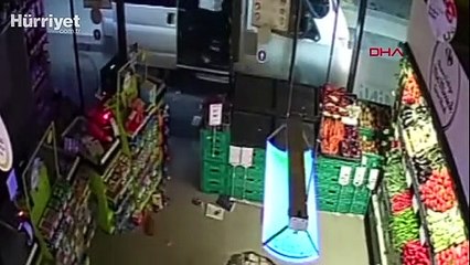 Kağıthane'de hırsızlar böyle yağmaladı! Anbean kamerada