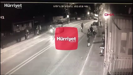 Avcılar'da polise silahlı saldırı anı kamerada