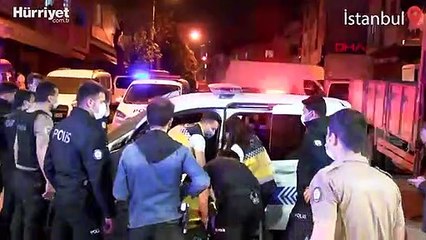 Kargo minibüsü polis aracına çarptı