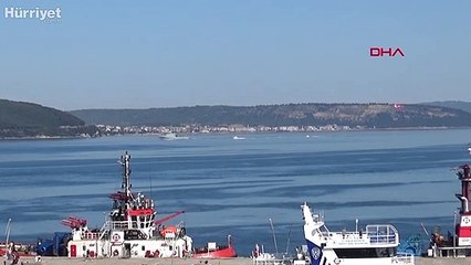 İngiliz savaş gemisi Çanakkale Boğazı'ndan geçti