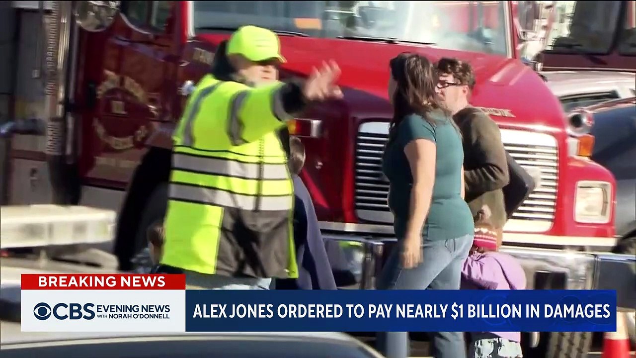 Alex Jones ordered to pay nearly $1 billion in damages to Sandy Hook families(1)