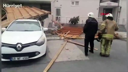 Silivri'de çatının uçma anı kamerada