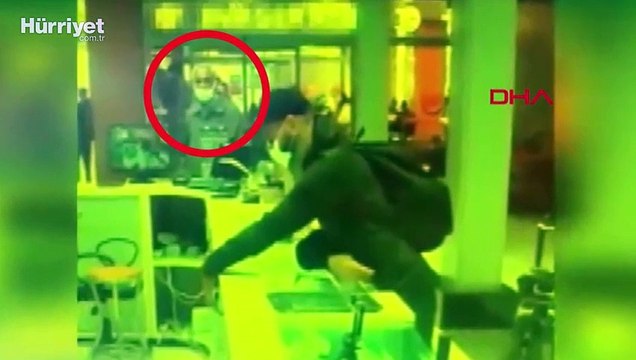 Esenyurt'ta mağazadan cep telefonu çalan şüpheli yakalandı