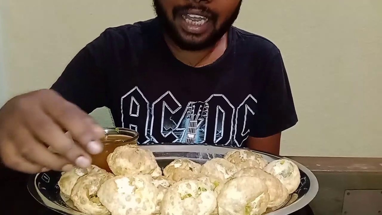 Pani_puri_yumnmy____Desi_eating