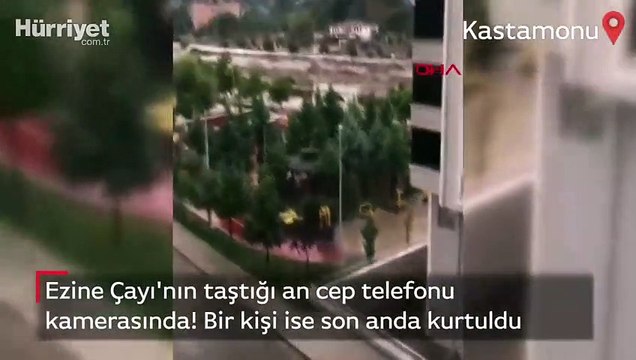 Ezine Çayı'nın taştığı an kamerada! Bir kişi son anda kurtuldu
