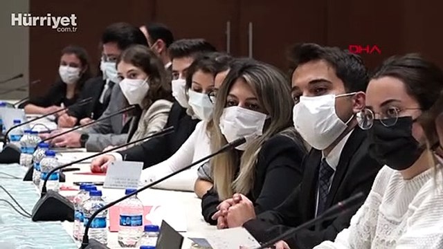 Bakan Koca, tıp fakültesi öğrencileriyle bir araya geldi