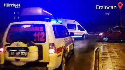Erzincan'da ambulansın devrilmesi sonucu 3 sağlık görevlisi yaralandı