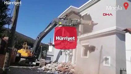 Bodrum'da kaçak yapıların yıkımı sürüyor