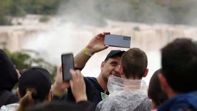 Cataratas do Iguaçu têm vazão de água dez vezes maior do que o normal